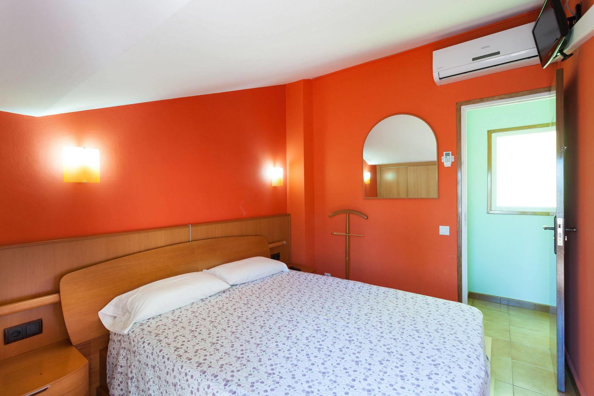 Hotel La Premsa Arenys de Mar Esterno foto
